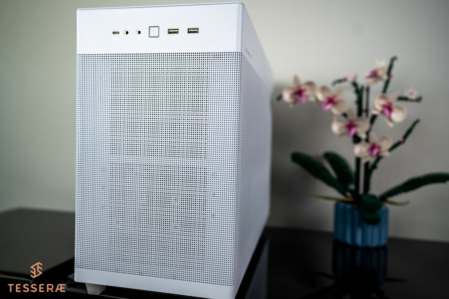 Quick Ship White - Mirage - AMD Ryzen 9 9950X3D CPU with RTX 4090