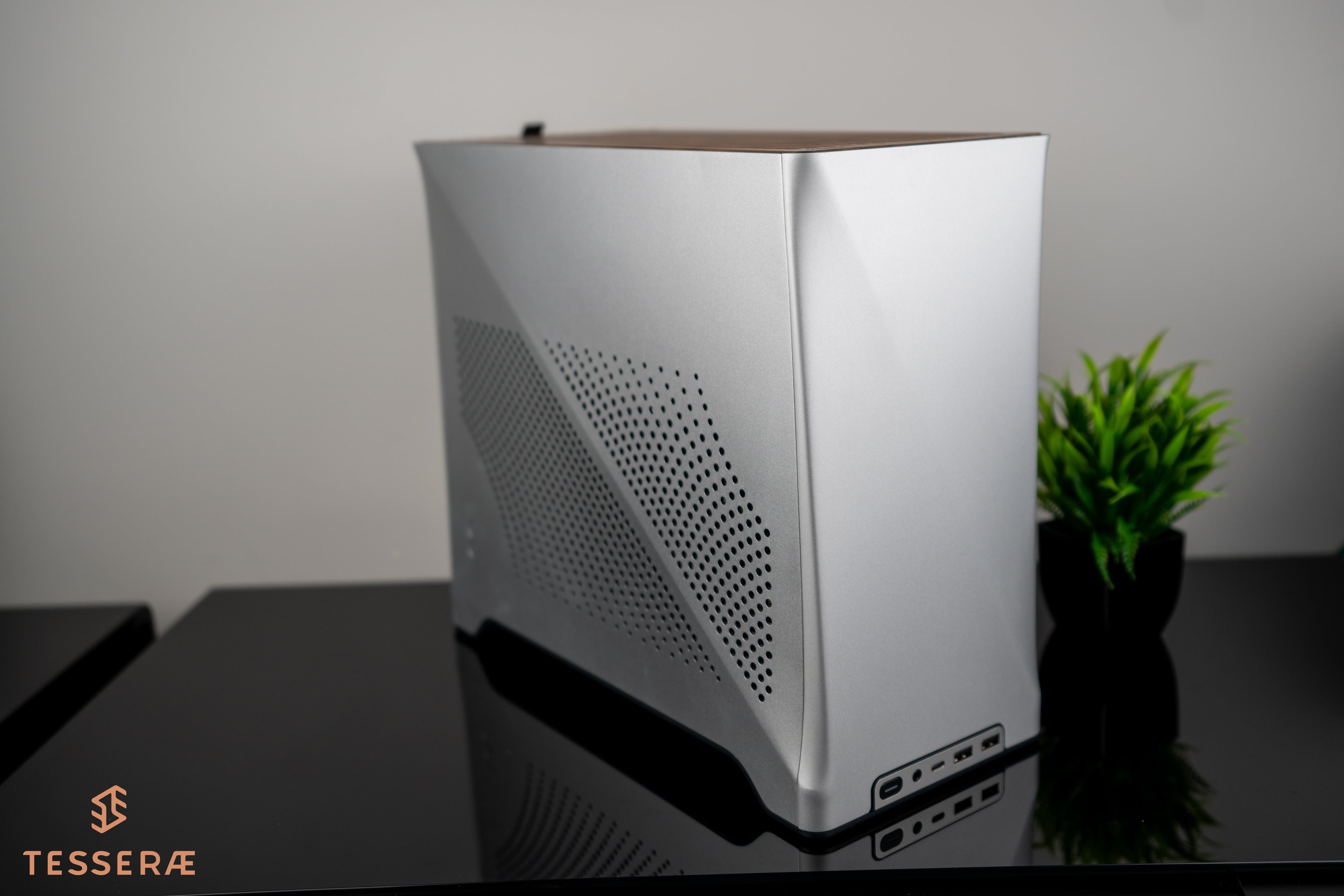 Quick Ship Silver Exo - 9800X3D CPU with RTX 4080 Super graphics card