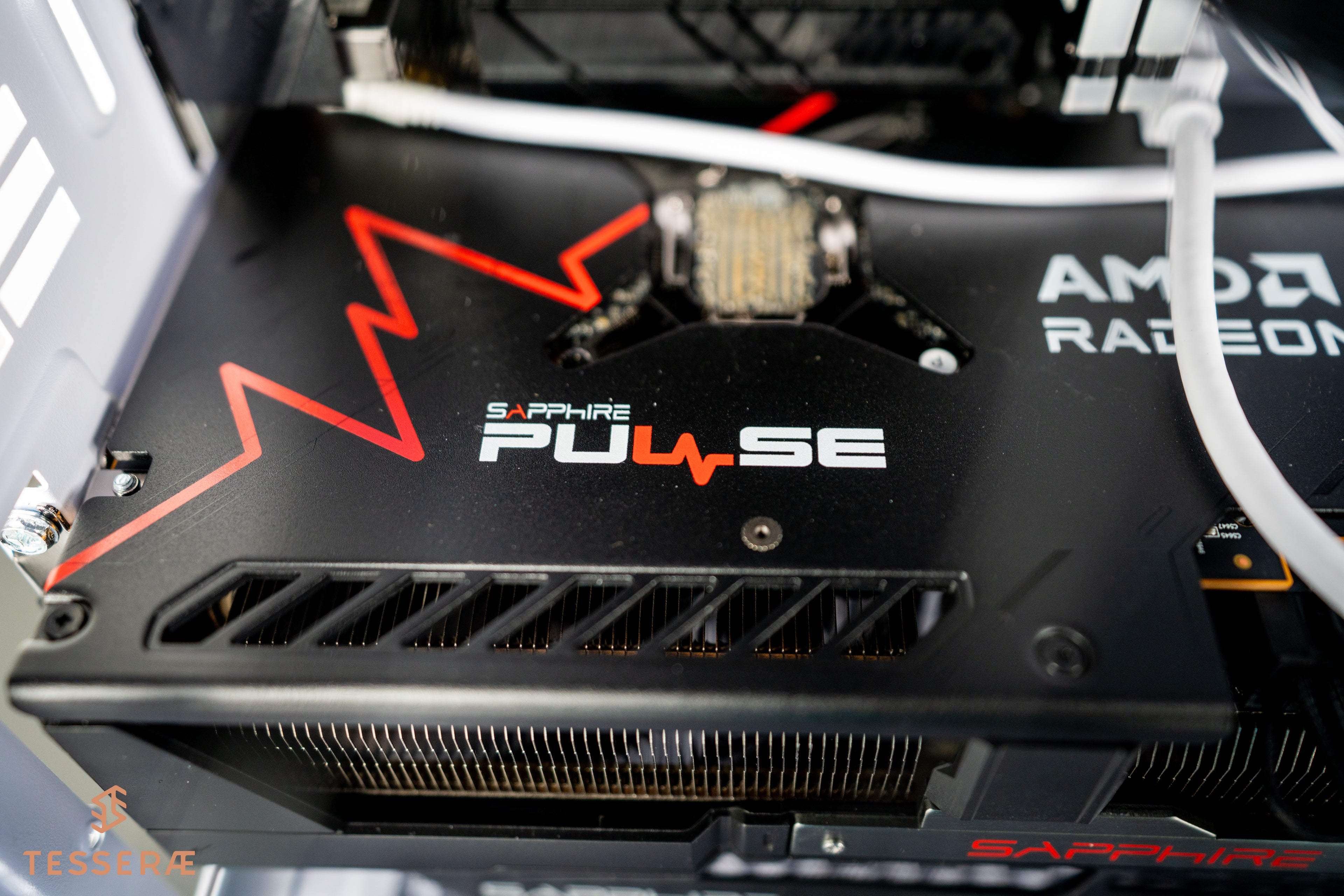 Quick Ship - Jetstream White - AMD Ryzen 7 9800X3D CPU with AMD 9070 XT