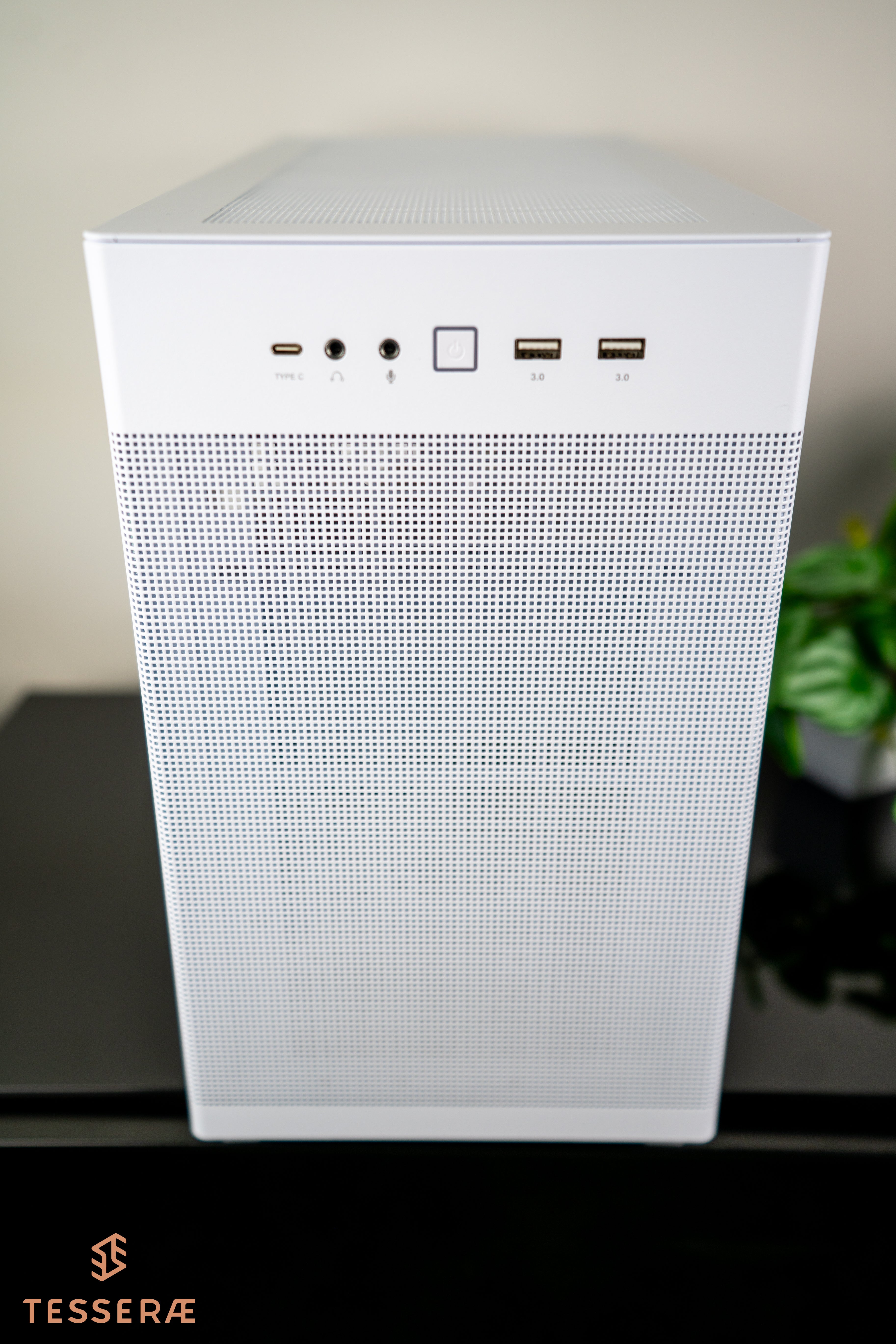 Quick Ship White - Mirage w/Glass Panel - AMD Ryzen 9 9950X3D CPU with AMD 9070 XT