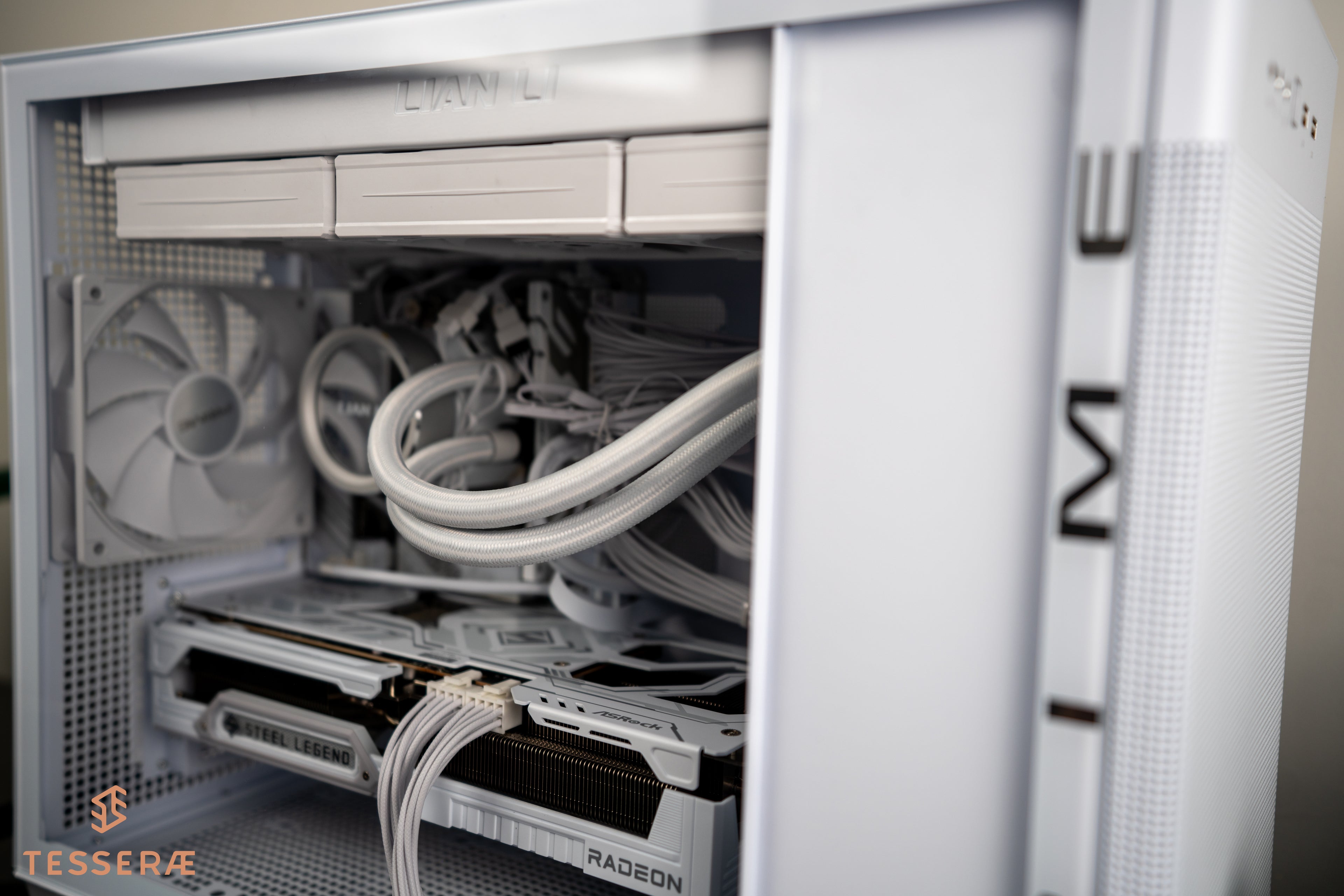 Quick Ship White - Mirage w/Glass Panel - AMD Ryzen 9 9950X3D CPU with AMD 9070 XT