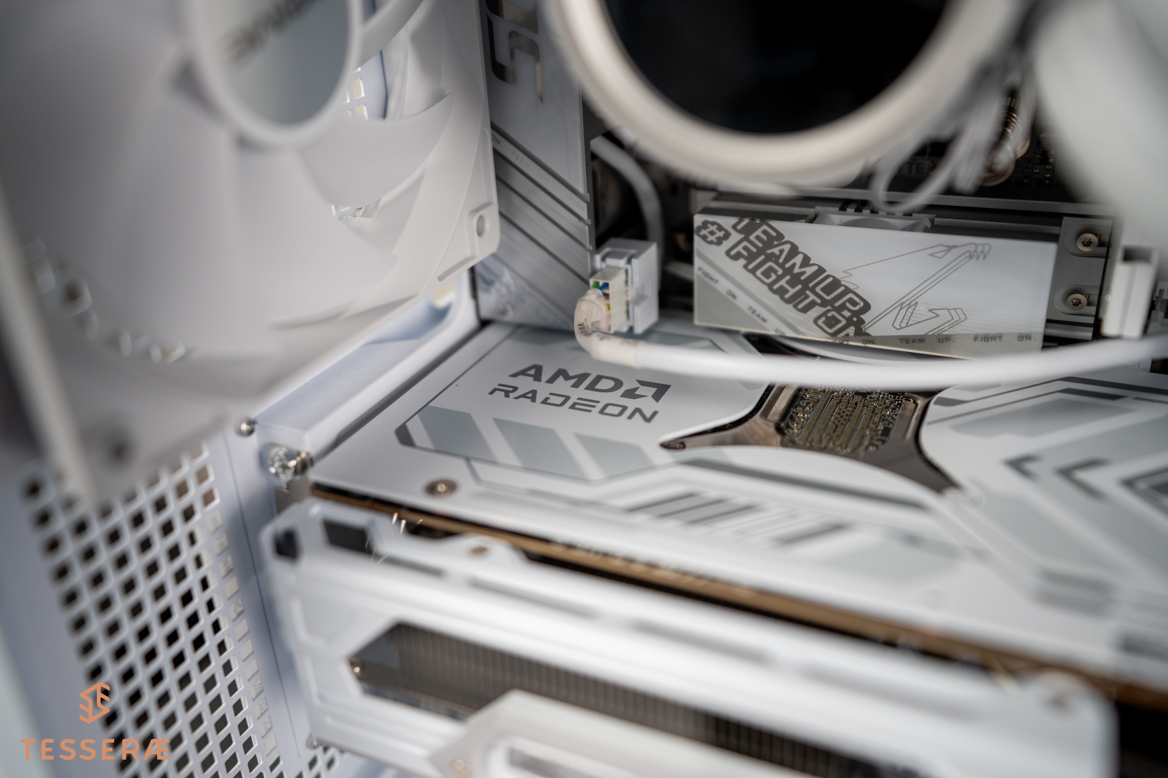 Quick Ship White - Mirage w/Glass Panel - AMD Ryzen 9 9950X3D CPU with AMD 9070 XT